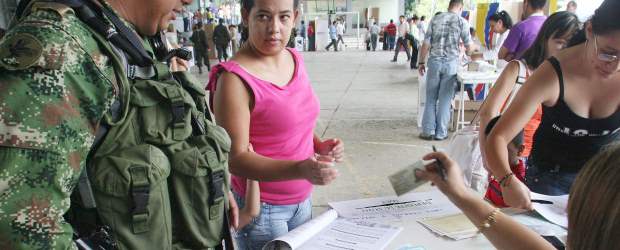 Elecciones 2007- Votaciones en Copacabana- Donaldo Zuluaga
